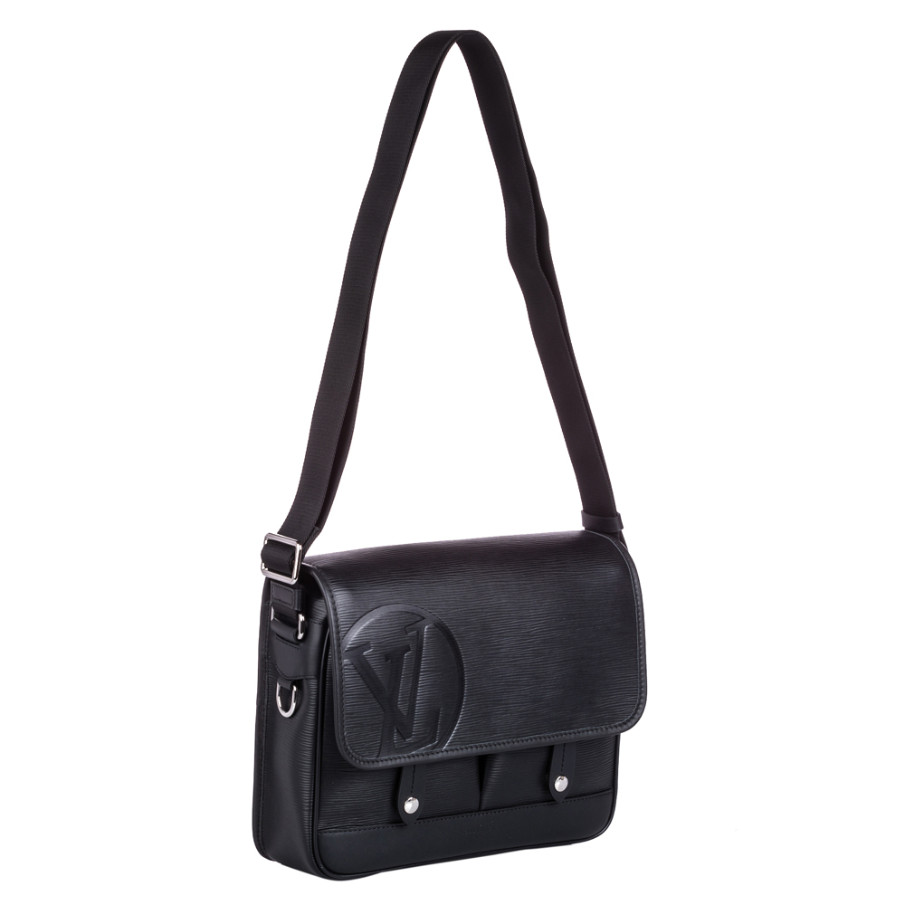 

Louis Vuitton Black Epi Leather Messenger PM Bag