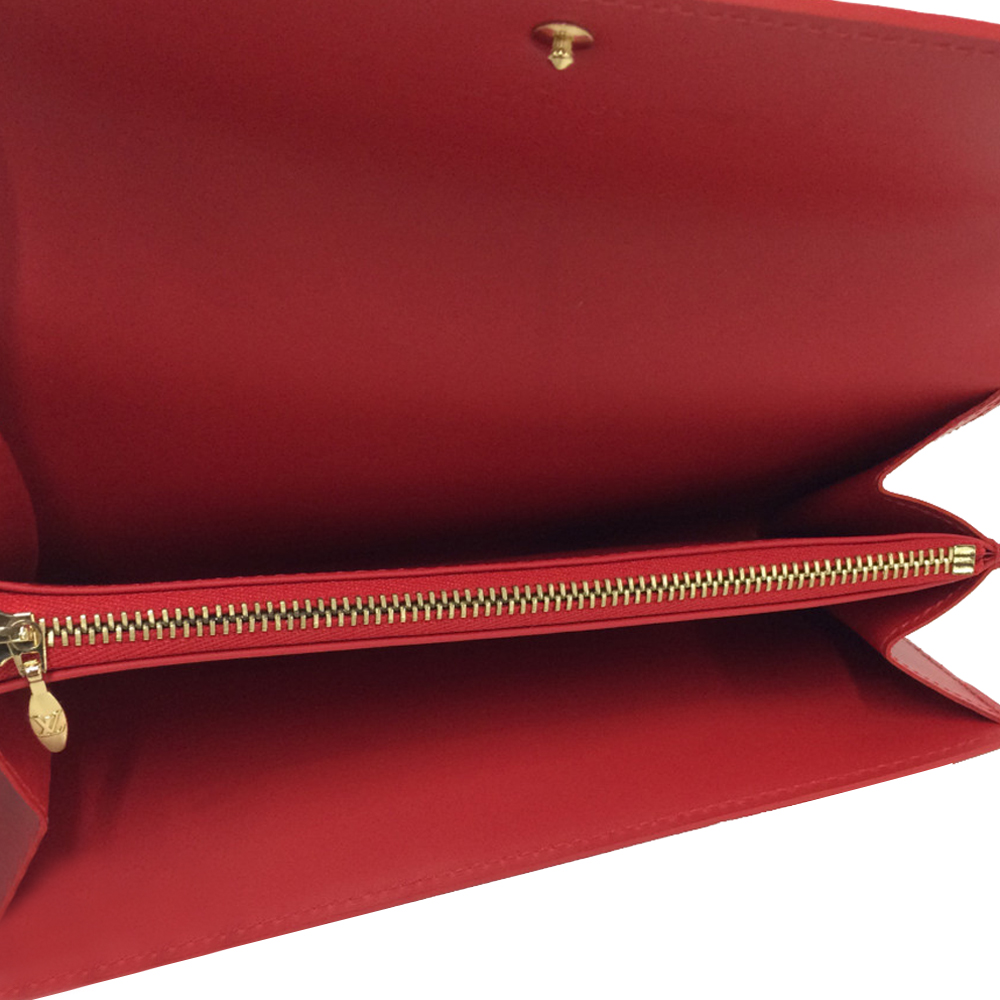 

Louis Vuitton Red Vernis Leather Sarah Wallet