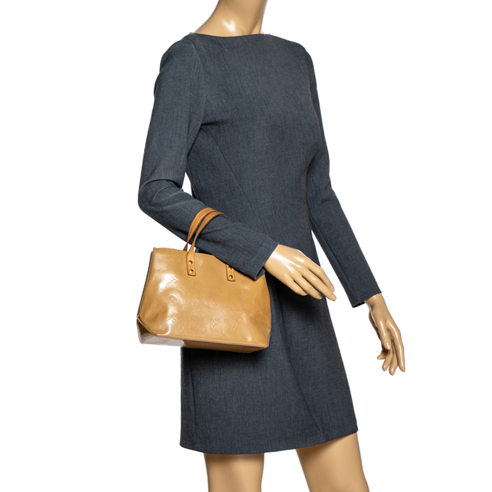 

Louis Vuitton Noisette Vernis Reade PM Bag, Beige