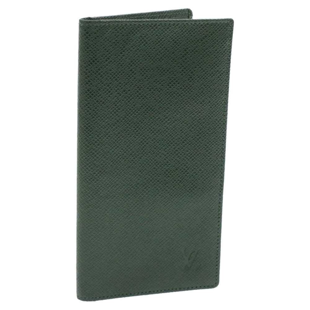 

Louis Vuitton Green Taiga Leather Porte Valeurs Cartes Wallet