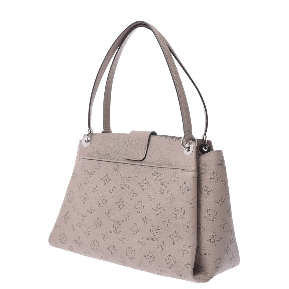 

Louis Vuitton Beige Mahina Leather Sevres Bag