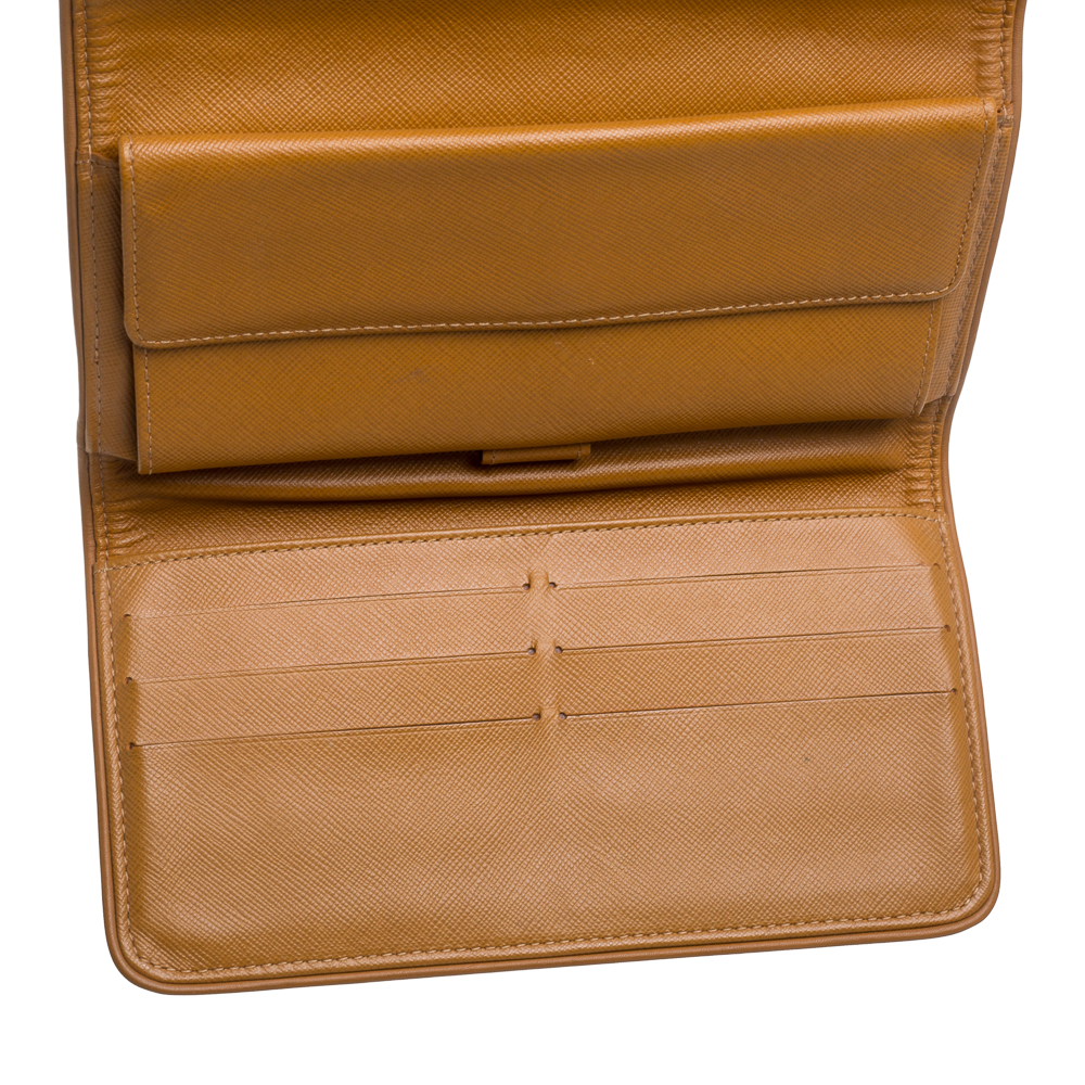 

Louis Vuitton Cream Mini Lin Canvas International Wallet