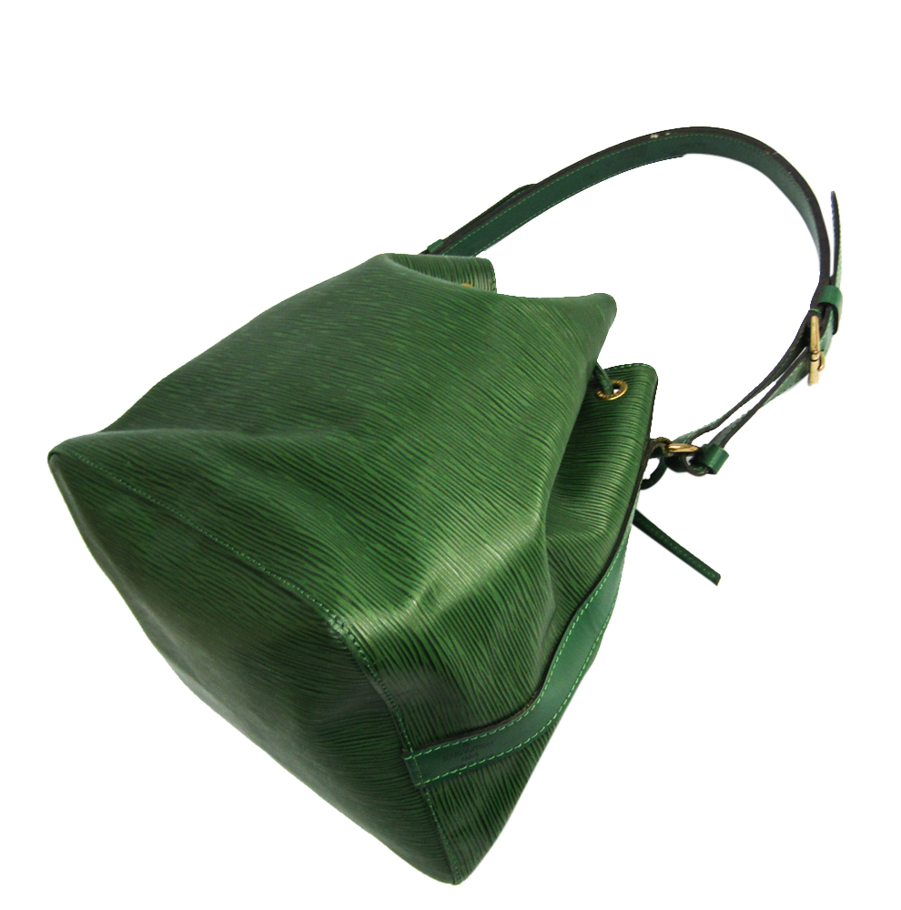 

Louis Vuitton Borneo Green Epi Leather Petit Noe Bag