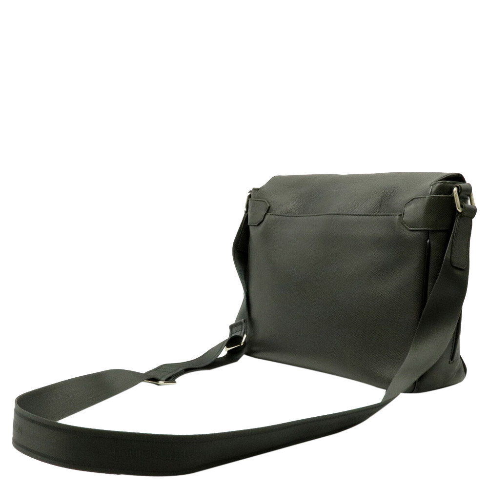 

Louis Vuitton Black Taiga Leather Roman MM Bag
