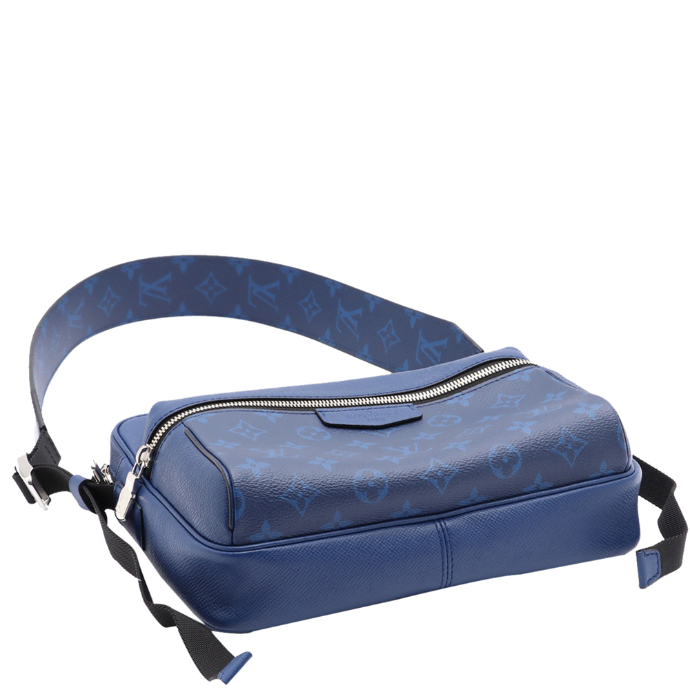 

Louis Vuitton Blue Monogram Canvas Taïgarama Outdoor Messenger Bag