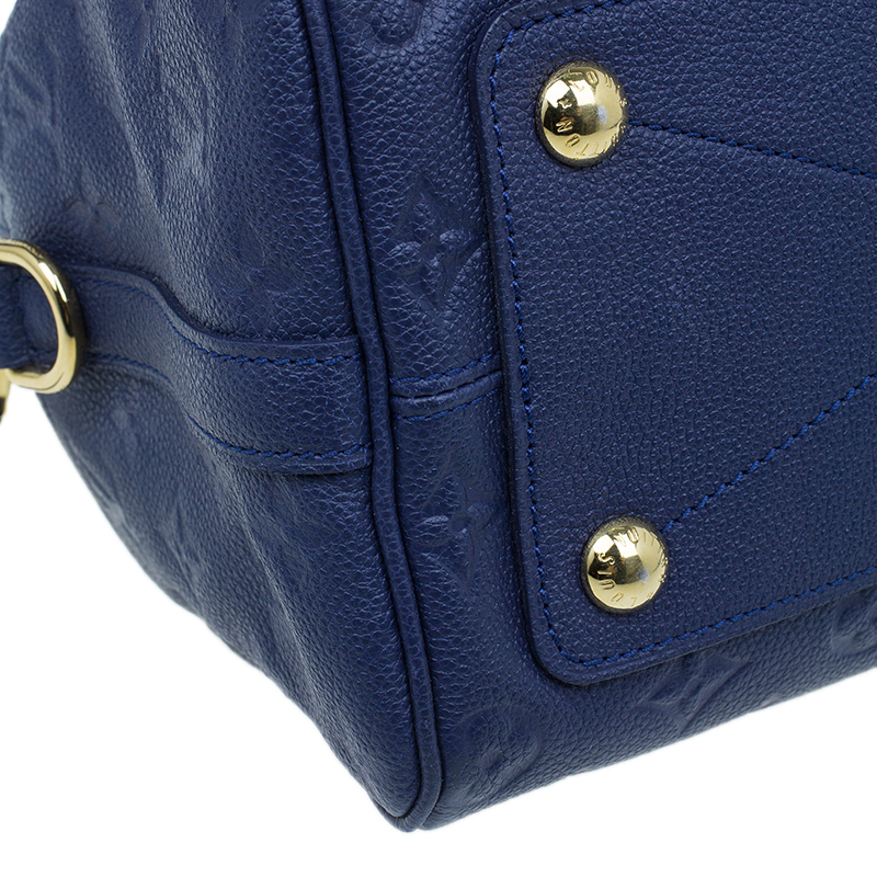 Leather bag Louis Vuitton Blue in Leather - 10857415
