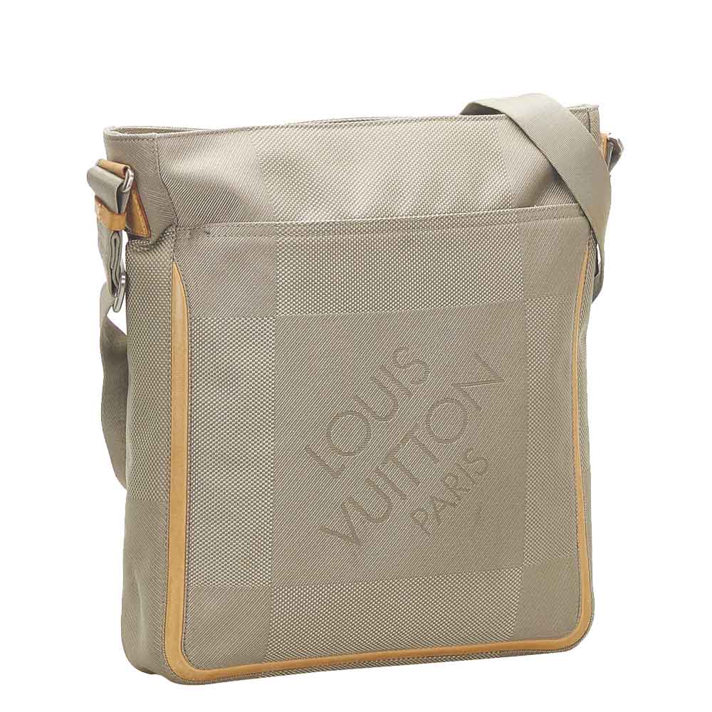 

Louis Vuitton Brown Canvas Fabric Messenger