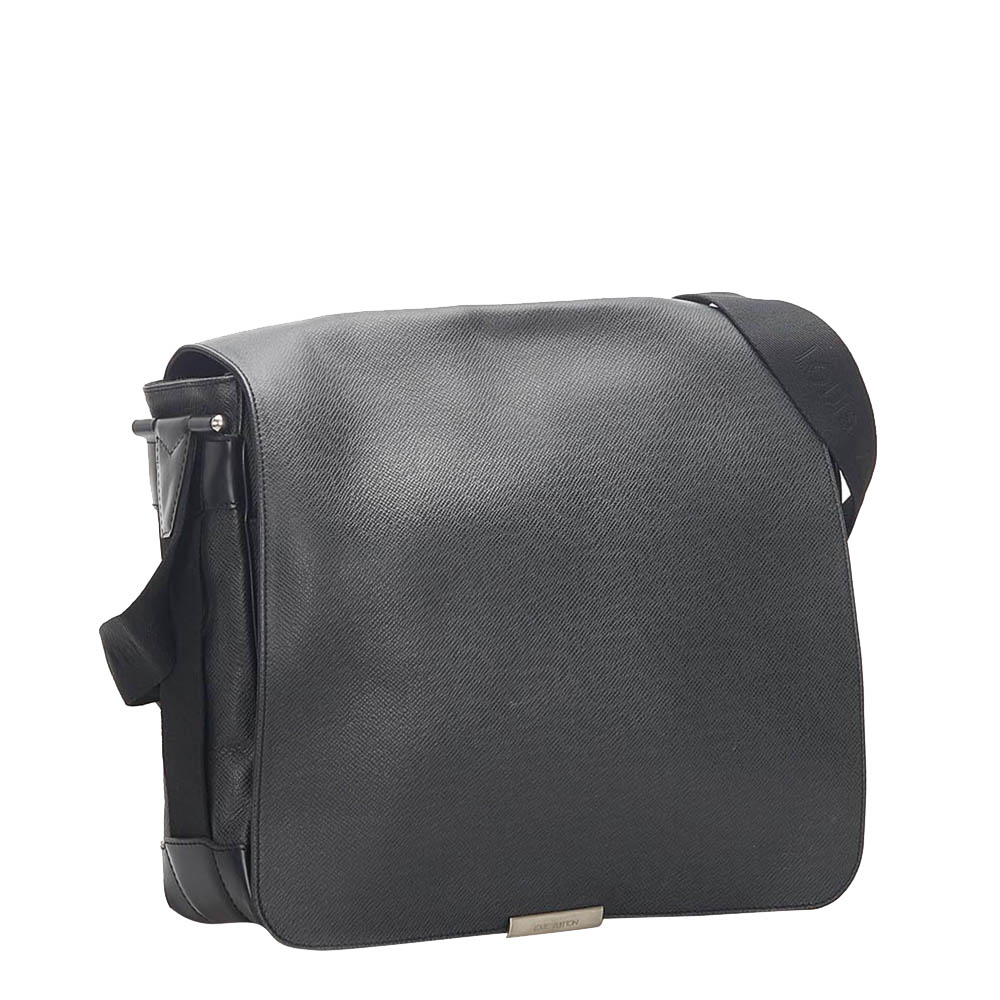 

Louis Vuitton Black Taiga Leather Viktor Bag