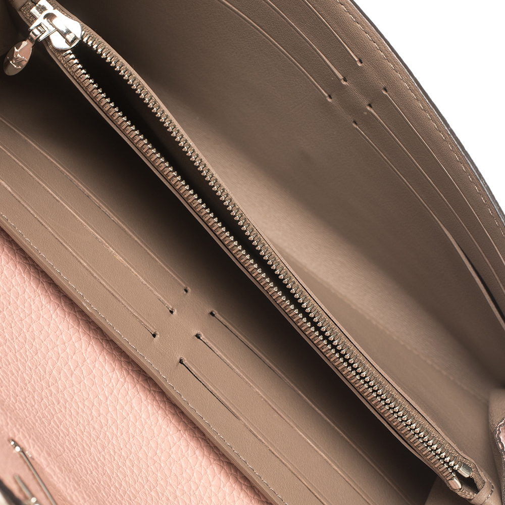 

Louis Vuitton Magnolia Taurillon Leather Capucines Wallet, Pink