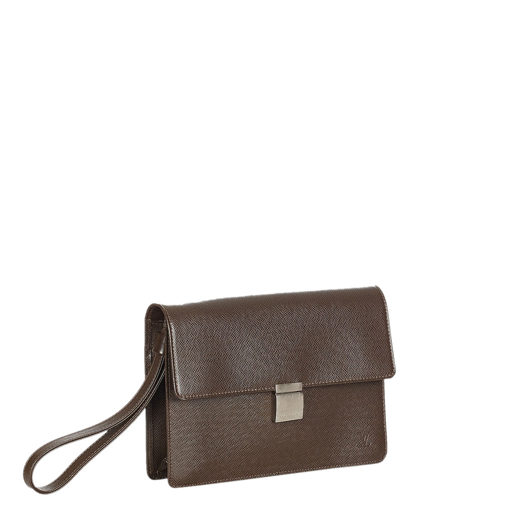 

Louis Vuitton Brown Leather Selenga Clutch