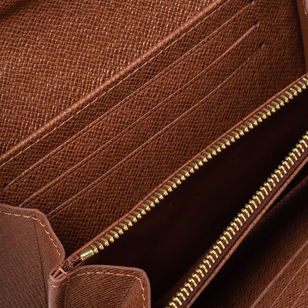 

Louis Vuitton Monogram Canvas Etoile Compact Wallet, Brown