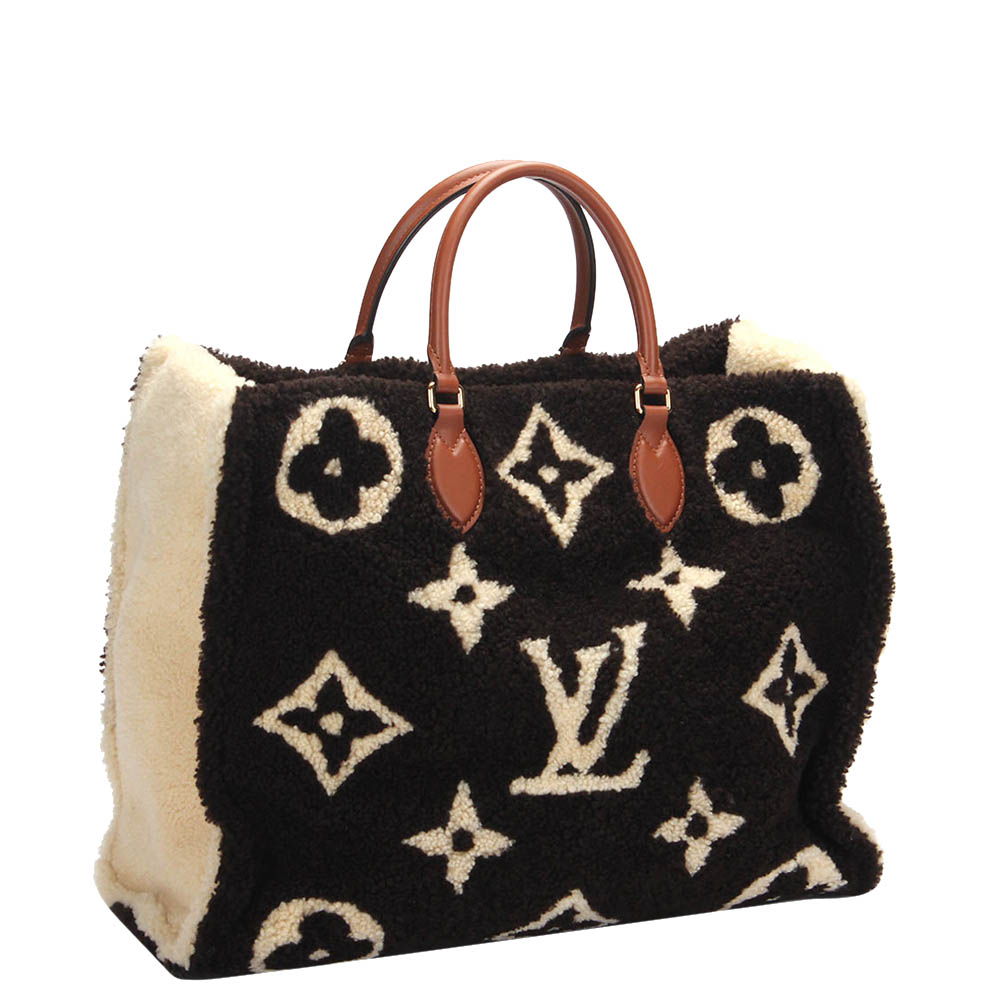 

Louis Vuitton Black/White Wool 2019 Monogram Giant Teddy Fleece OnTheGo GM bag