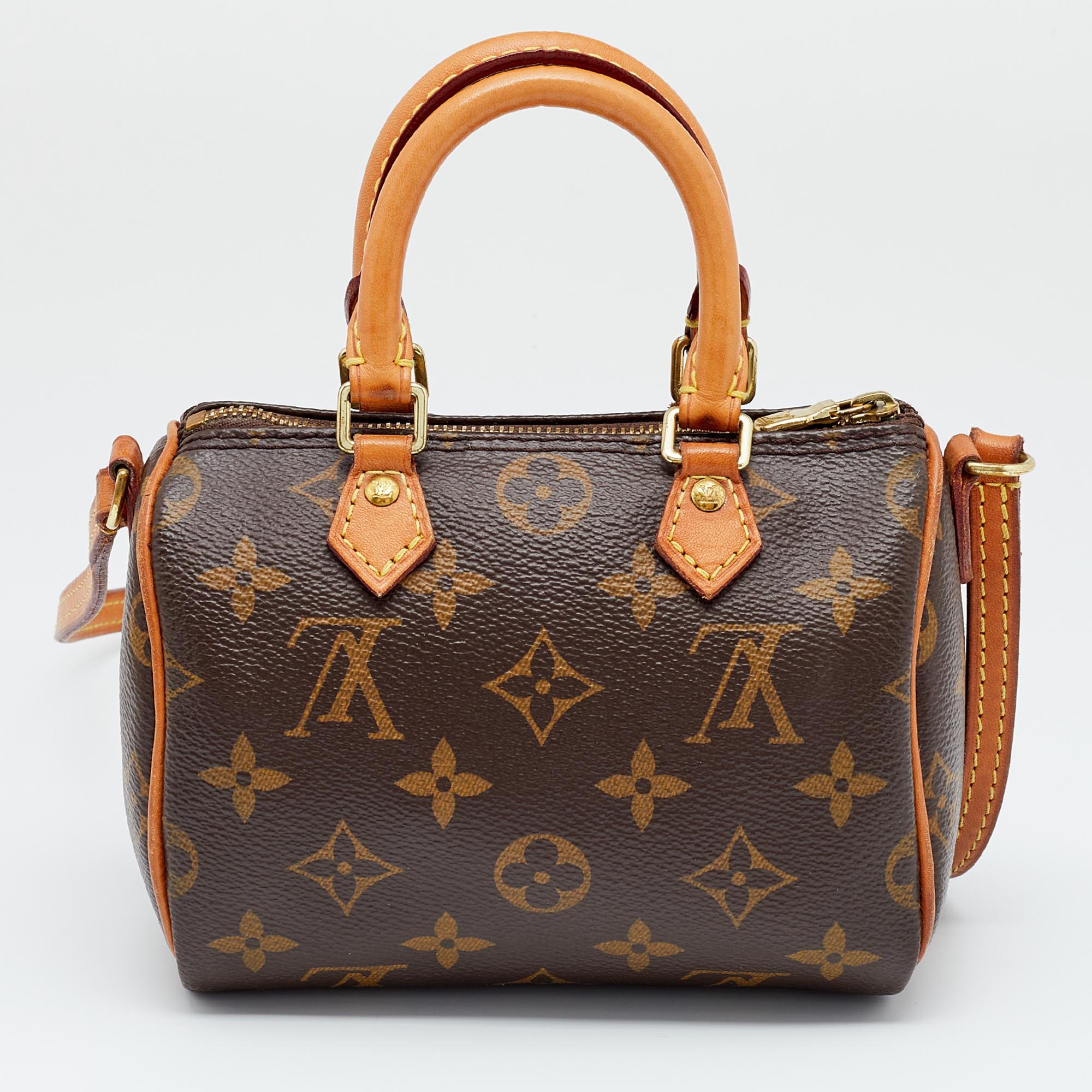 louis-vuitton-nano-speedy-monogram-canvas-handbags-M61252_PM1_Worn