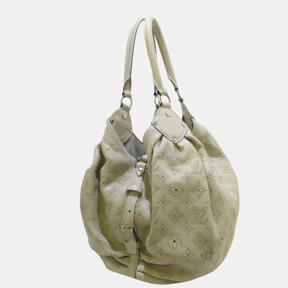 

Louis Vuitton Beige Mahina  Hobo