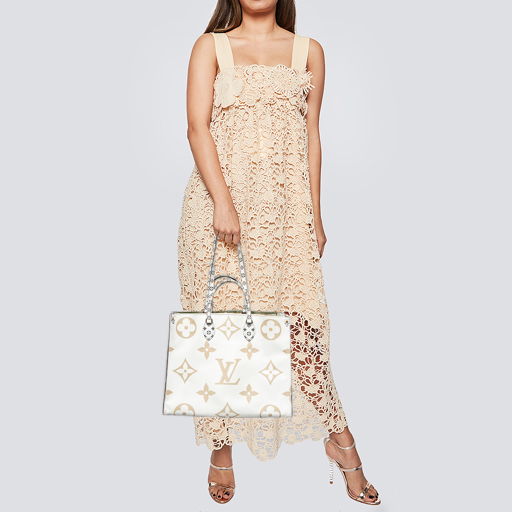 

Louis Vuitton Multicolor Monogram Giant Canvas Onthego GM Bag