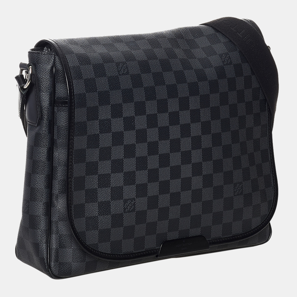 

Louis Vuitton Black/Grey Damier Graphite Daniel MM