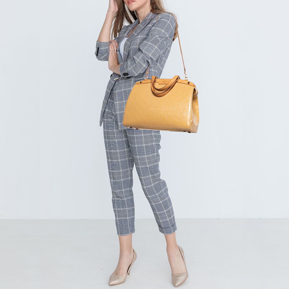 

Louis Vuitton Poundre Monogram Vernis Brea GM Bag, Beige
