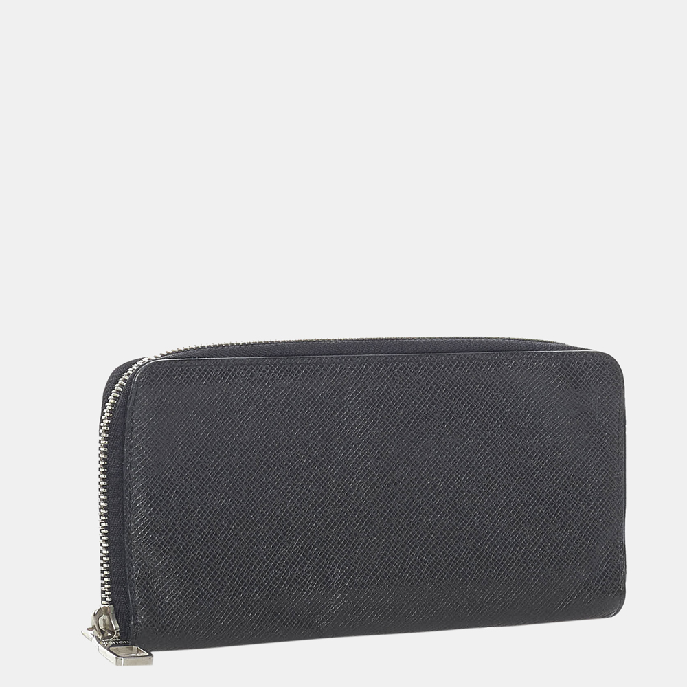 

Louis Vuitton Black Taiga Zippy Long Wallet