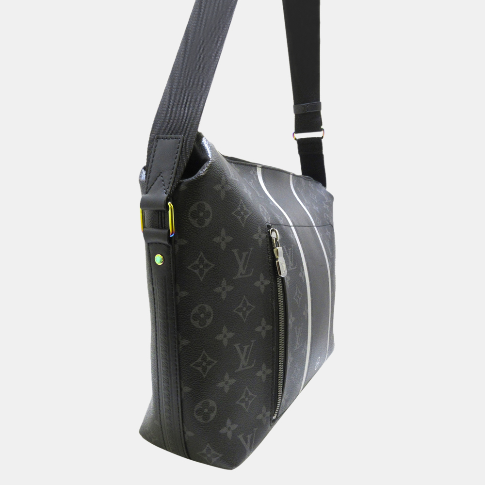 

Louis Vuitton Black/Grey Monogram Eclipse Apollo Messenger MM