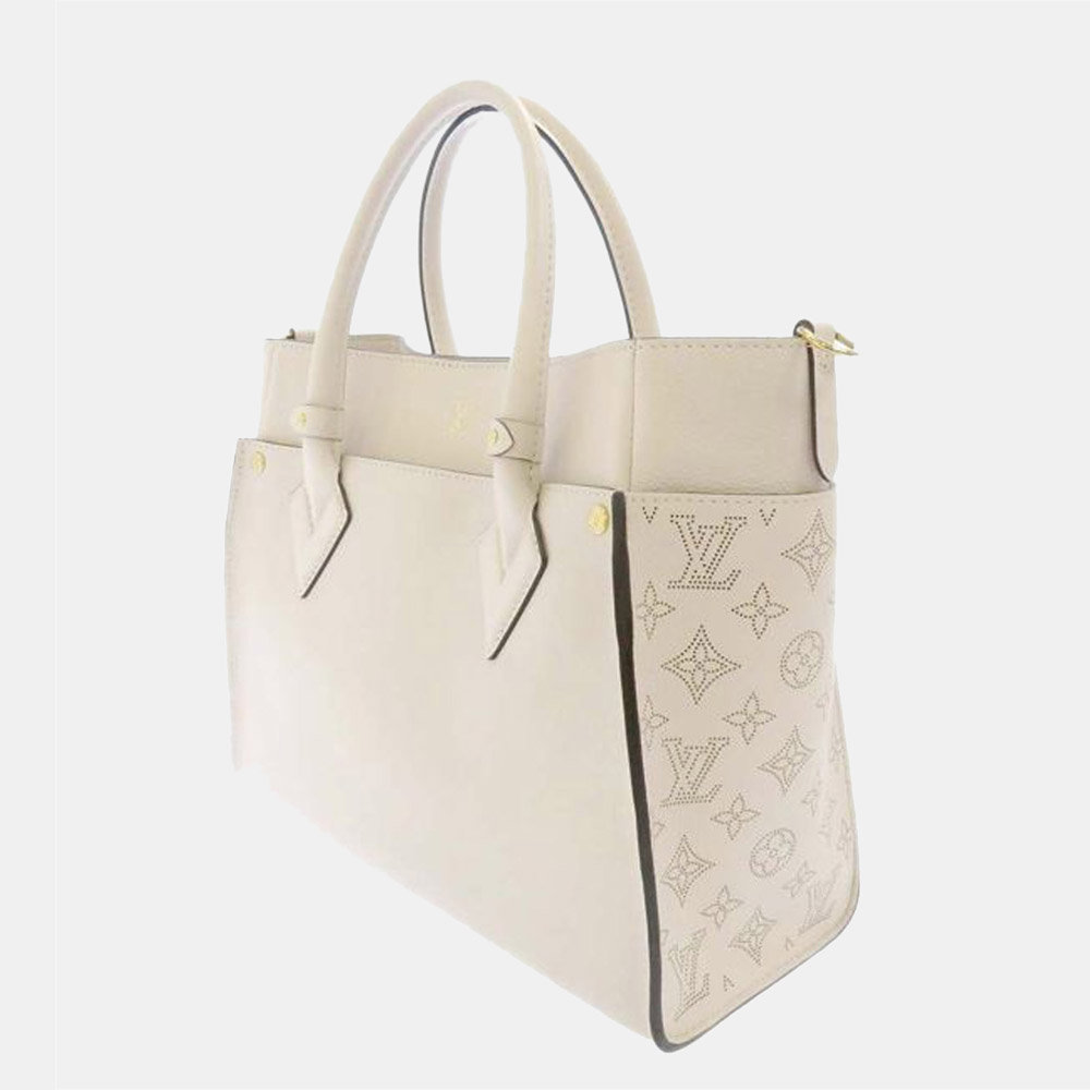 

Louis Vuitton White On My Side