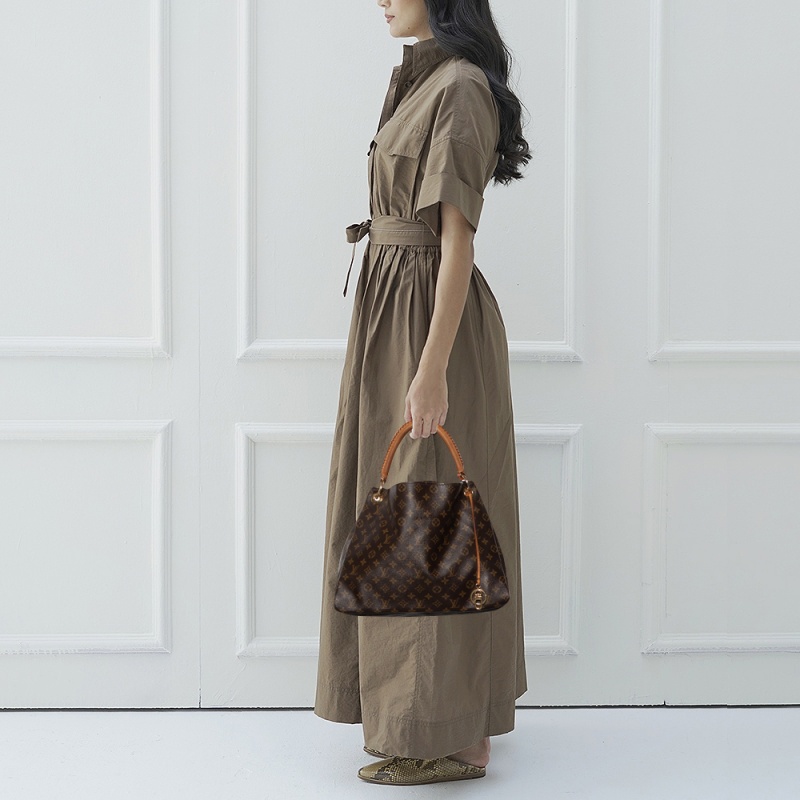 

Louis Vuitton Monogram Canvas Artsy MM Bag, Brown