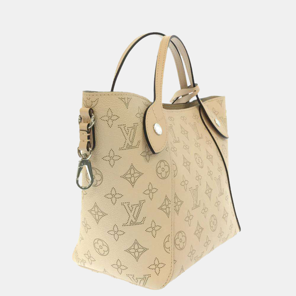 

Louis Vuitton Beige Mahina Leather Hina PM Bag