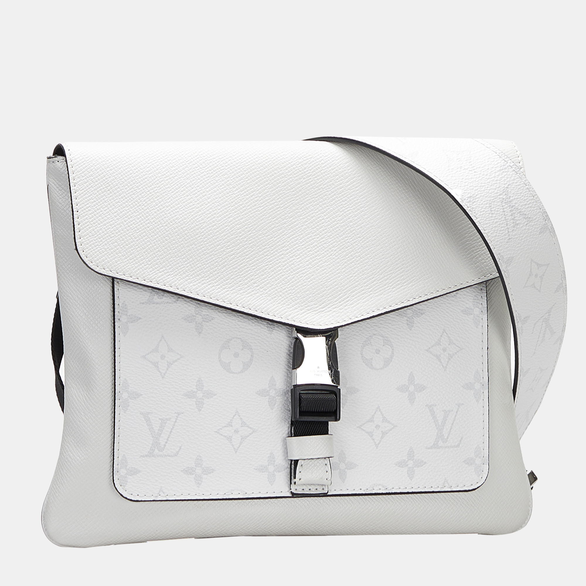 

Louis Vuitton White Taigarama Outdoor Flap Messenger