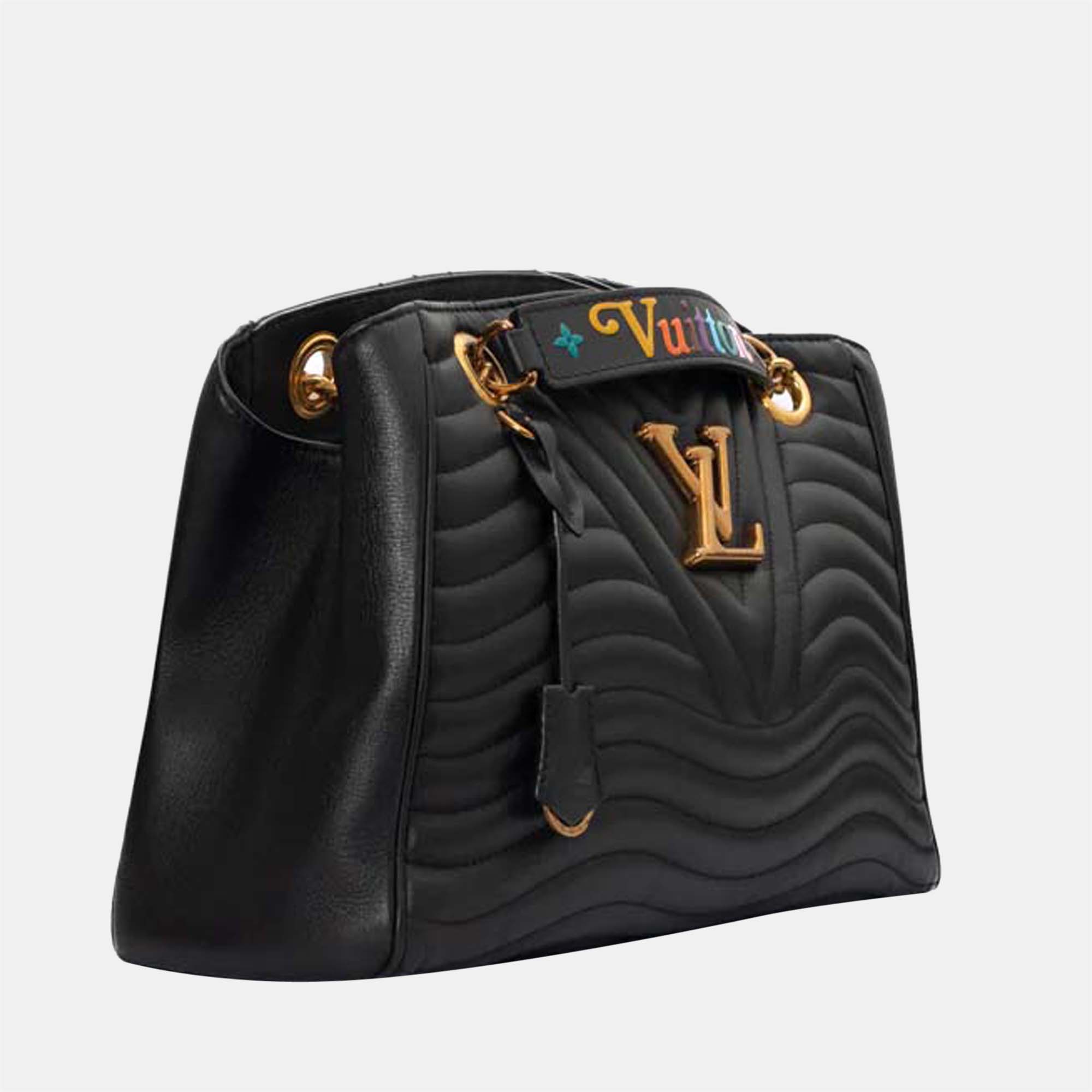 

Louis Vuitton New Wave Shoulder bag in Black Leather