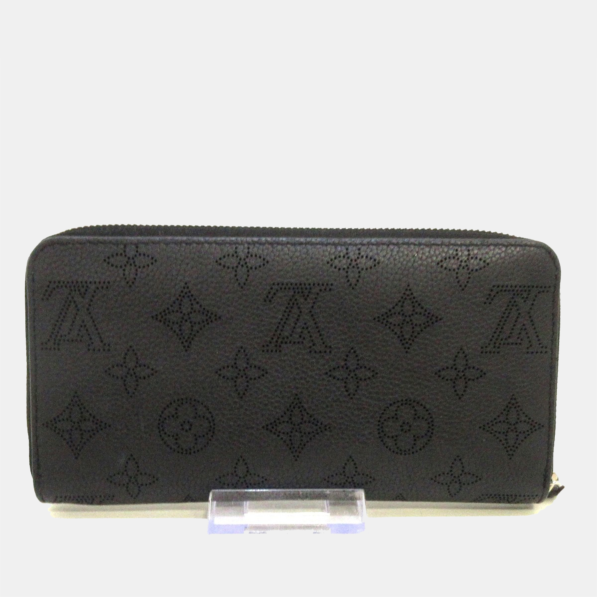 

Louis Vuitton Black Monogram Leather zippy wallet