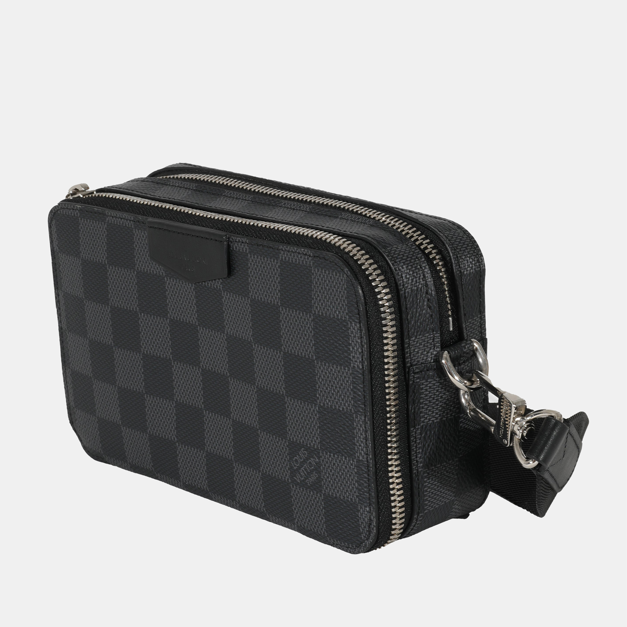 

Louis Vuitton Black/Grey Damier Graphite Canvas Alpha Wearable Wallet