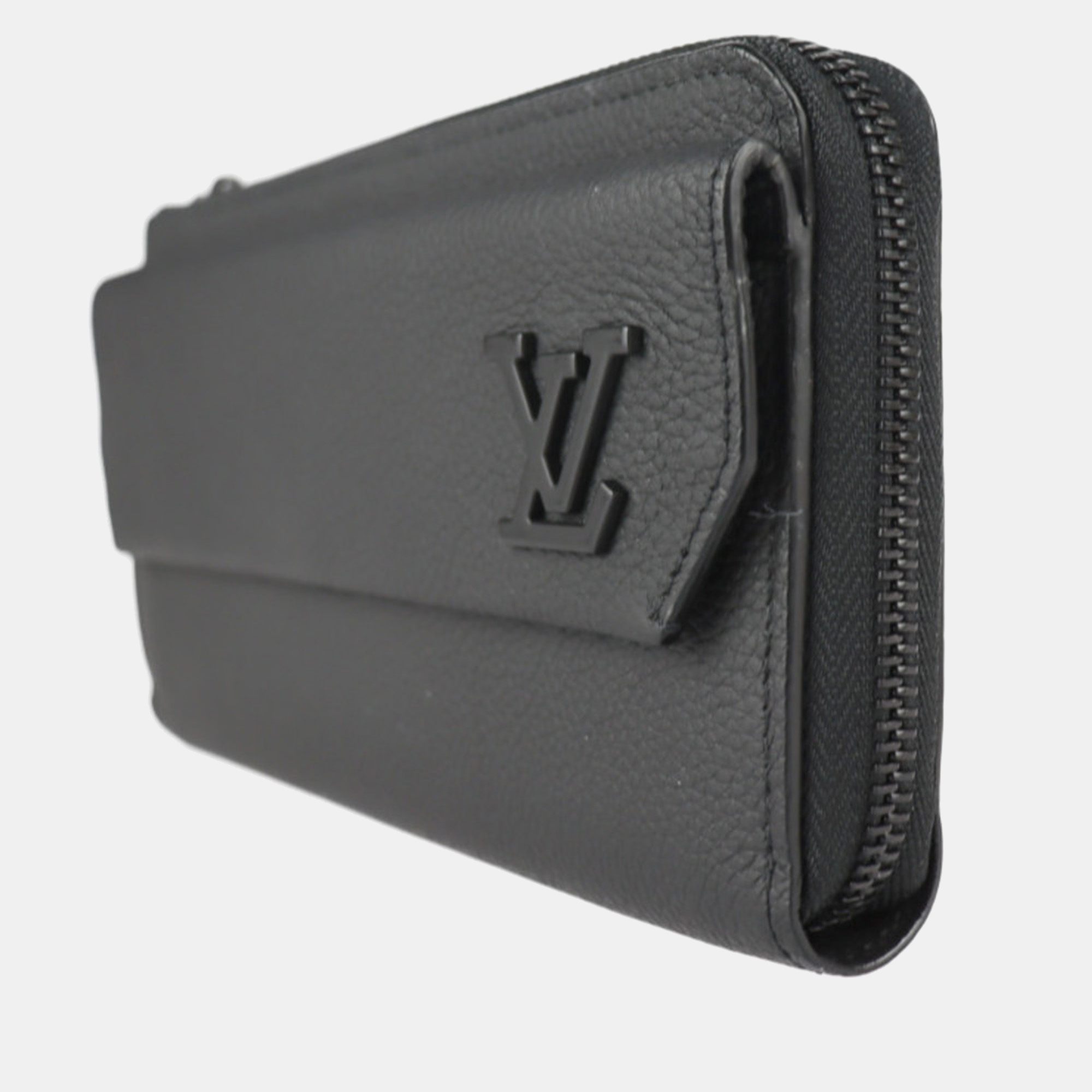 

Louis Vuitton Black Leather Aerogram Long Wallet