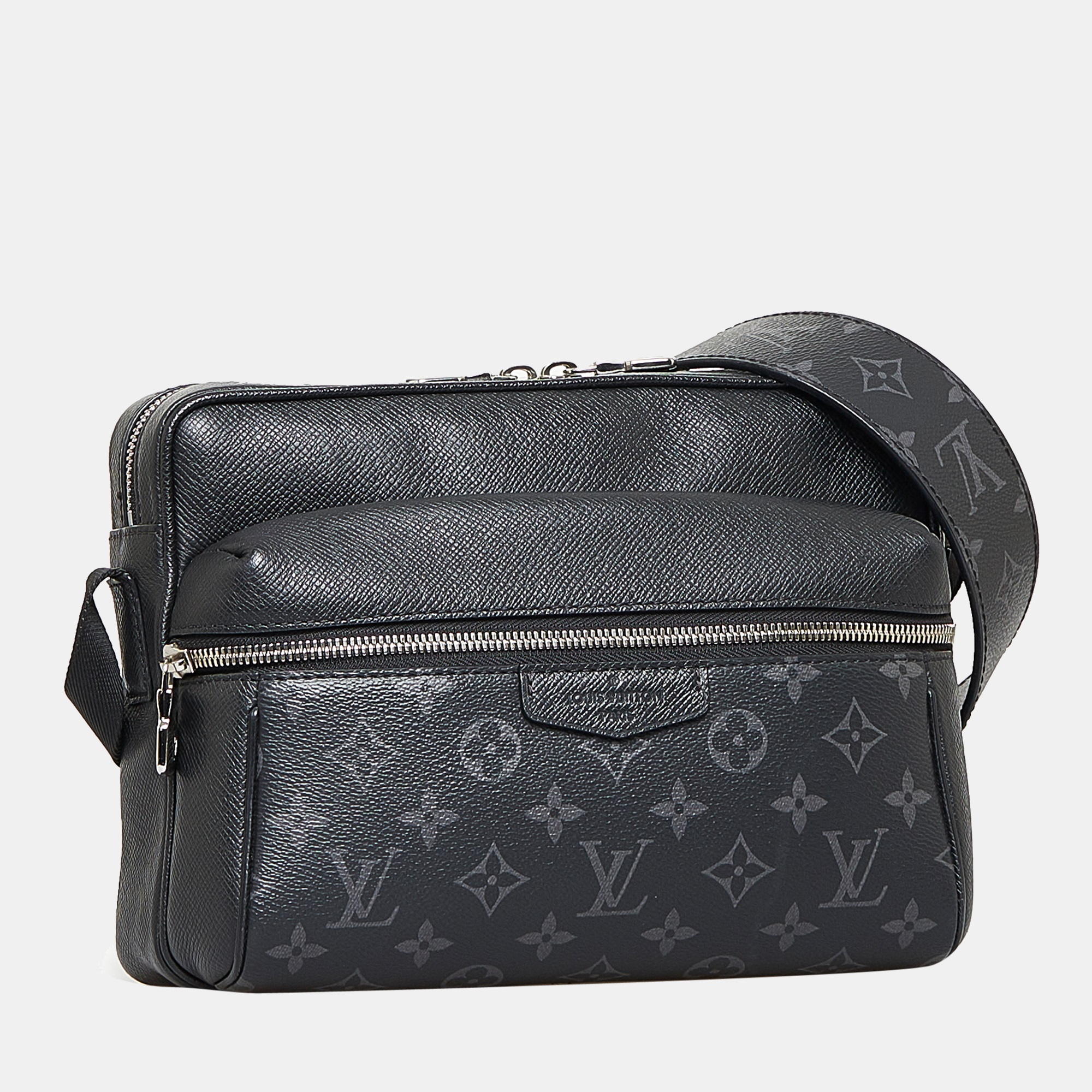 

Louis Vuitton Black Monogram Eclipse Outdoor Messenger