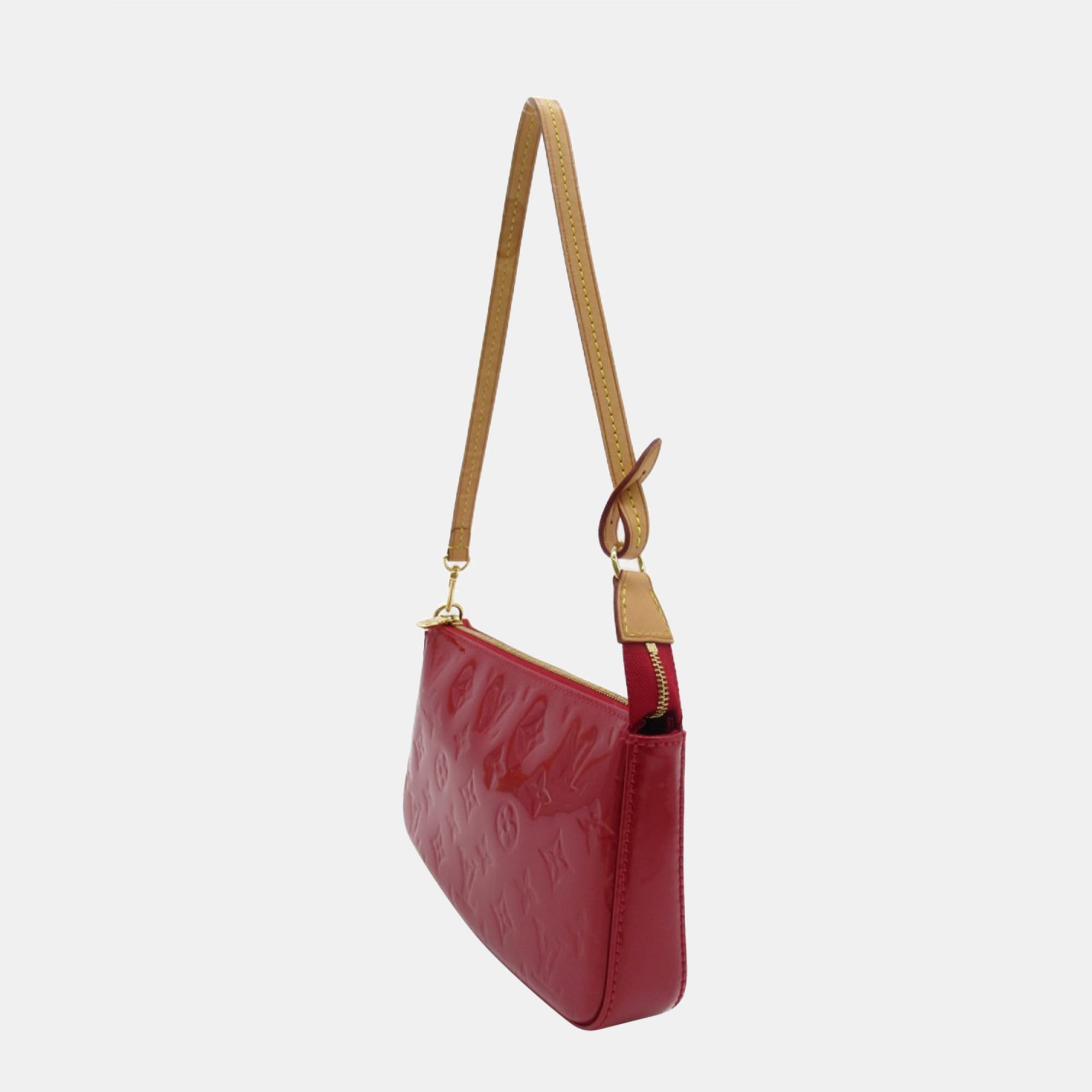 

Louis Vuitton Red Monogram Vernis Pochette Accessoires Shoulder Bag