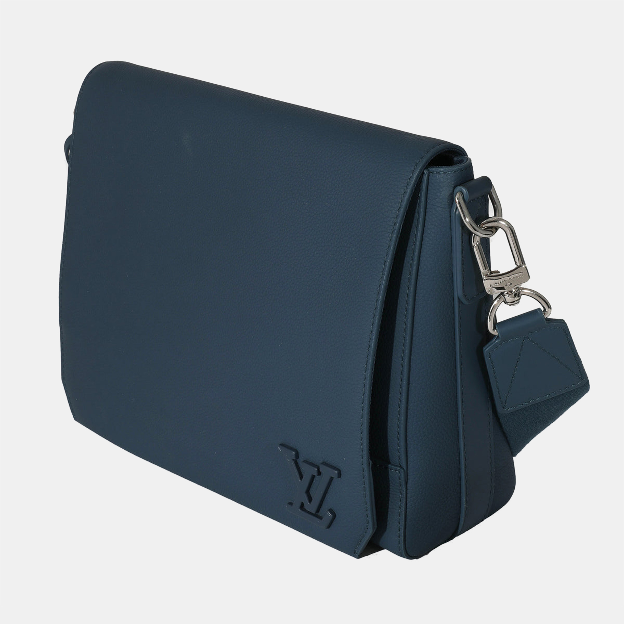 

Louis Vuitton Blue Leather Aerogram Takeoff Messenger Bag