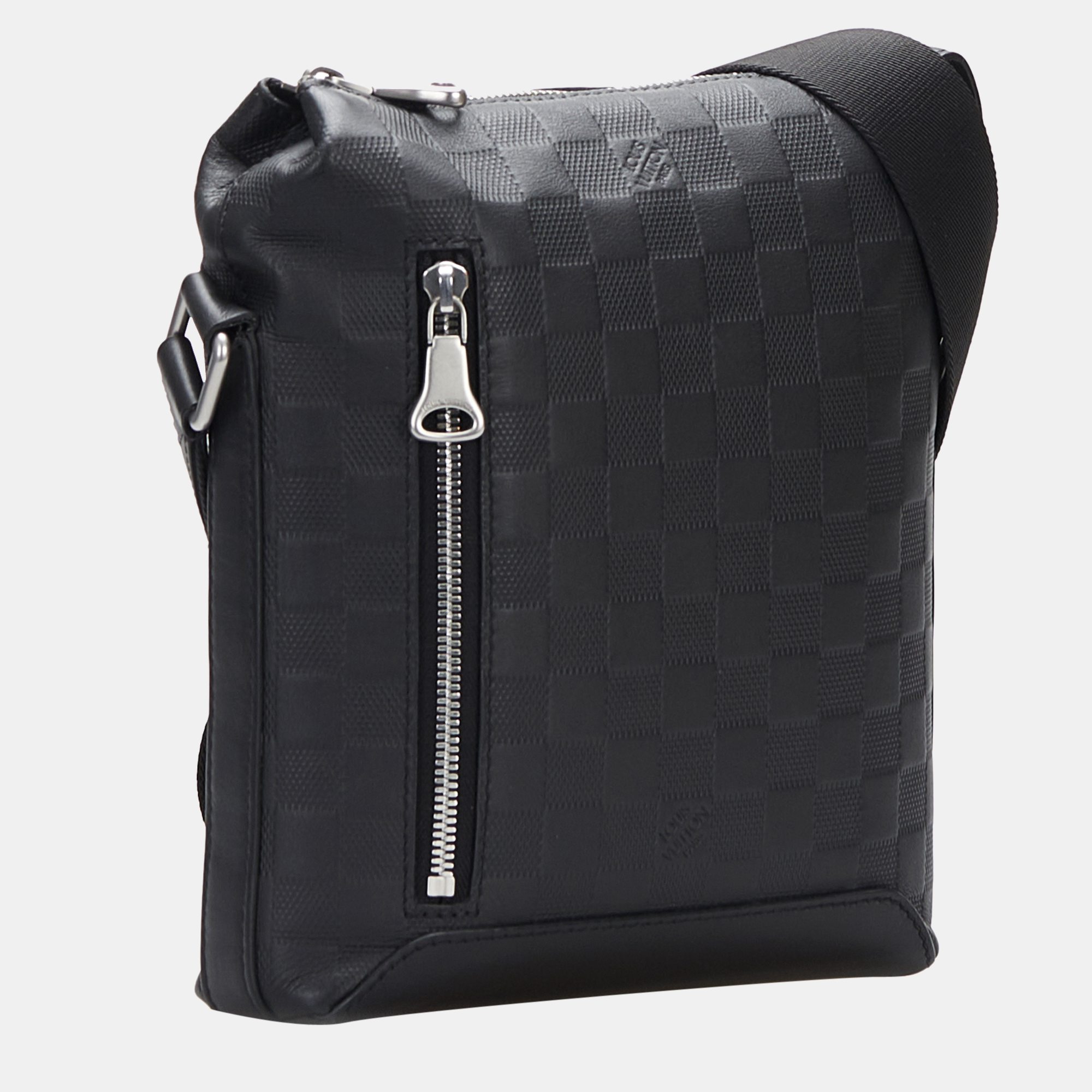 

Louis Vuitton Black Damier Infini Discovery Messenger