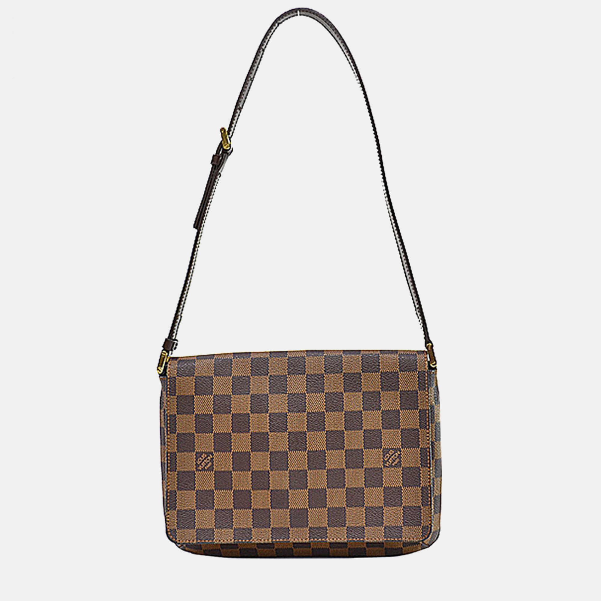 Louis Vuitton ensures you have a wonderful accessory to accompany you every day with this well crafted bag. It has a signature look and a practical size.