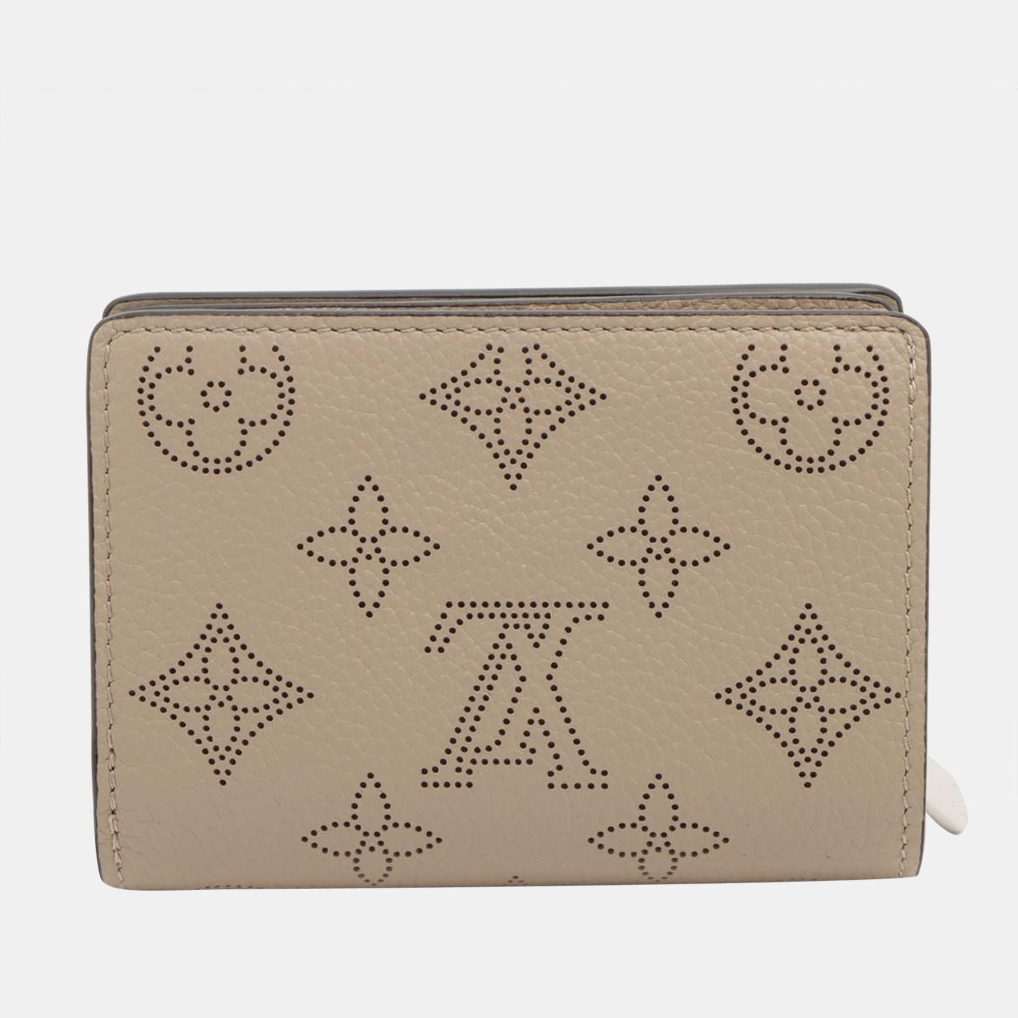 

Louis Vuitton Mahina Portefeuilles Crea M80817 Gare Compact Wallet, Beige