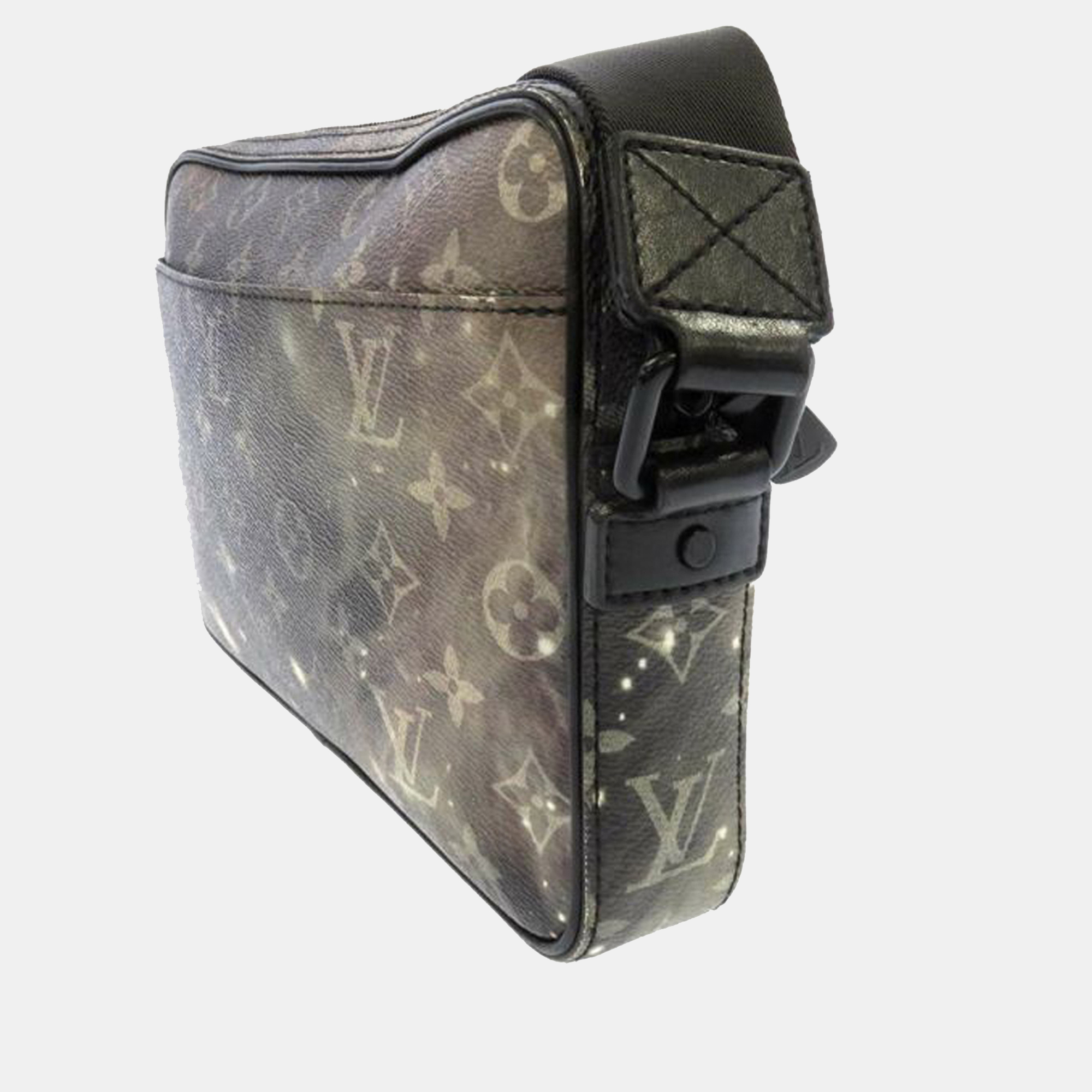 

Louis Vuitton Black/Grey Monogram Galaxy Alpha Messenger