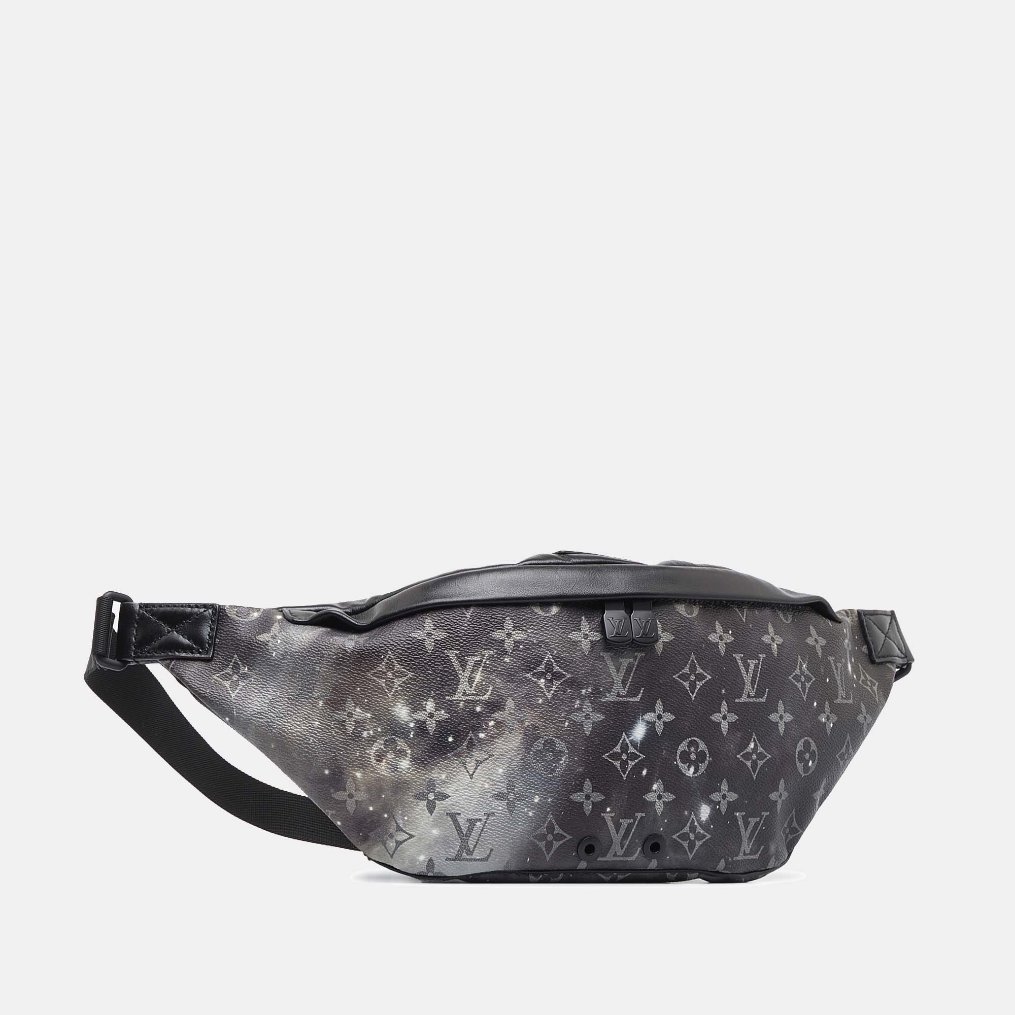 

Louis Vuitton Monogram Galaxy Discovery Bumbag, Black