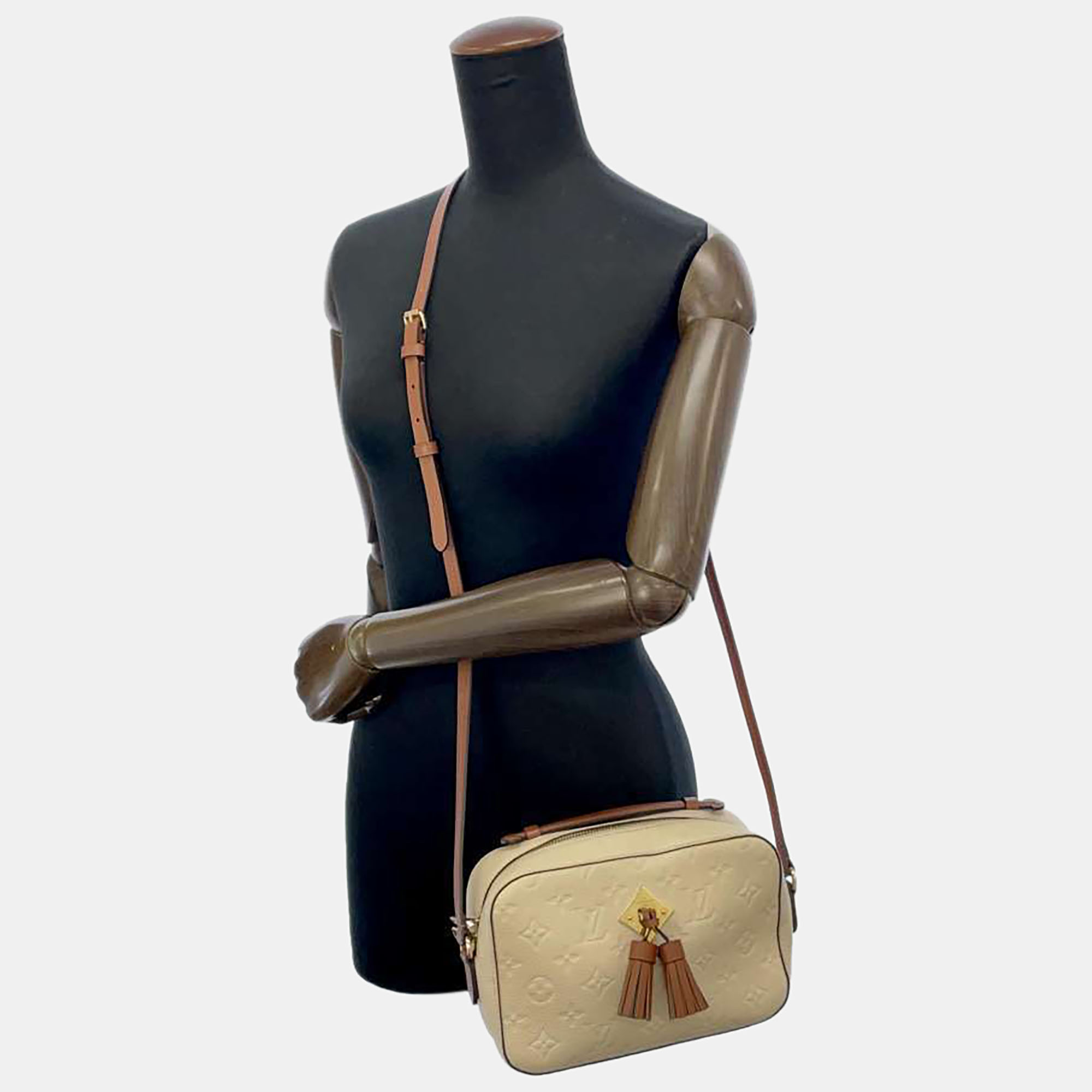 

Louis Vuitton Beige Monogram Empreinte Leather Saintonge Shoulder Bag