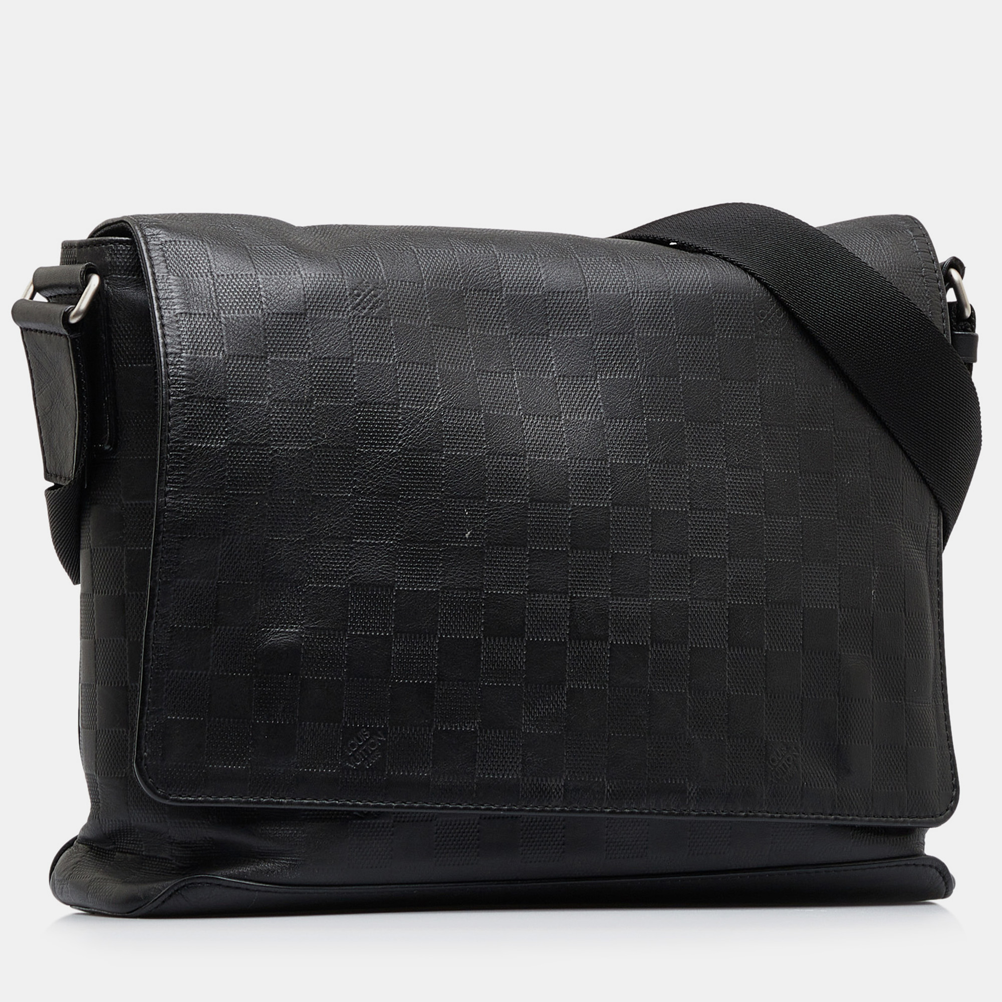 

Louis Vuitton Damier Infini District MM, Black