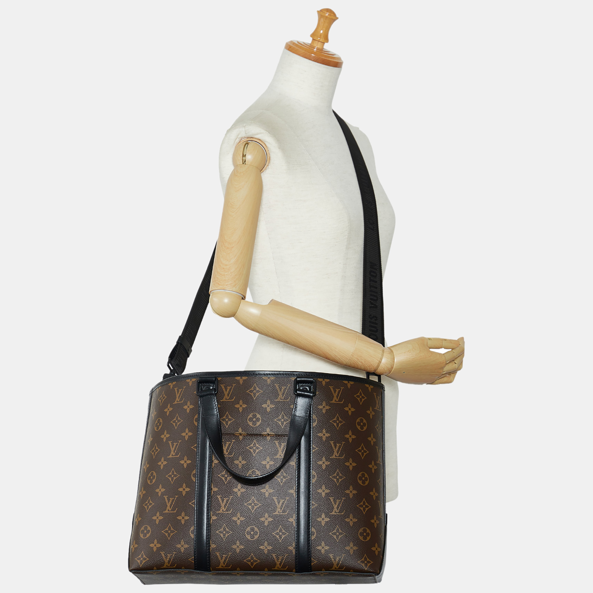 Shop Louis Vuitton MONOGRAM MACASSAR Week-end tote pm (M45733) by Ravie