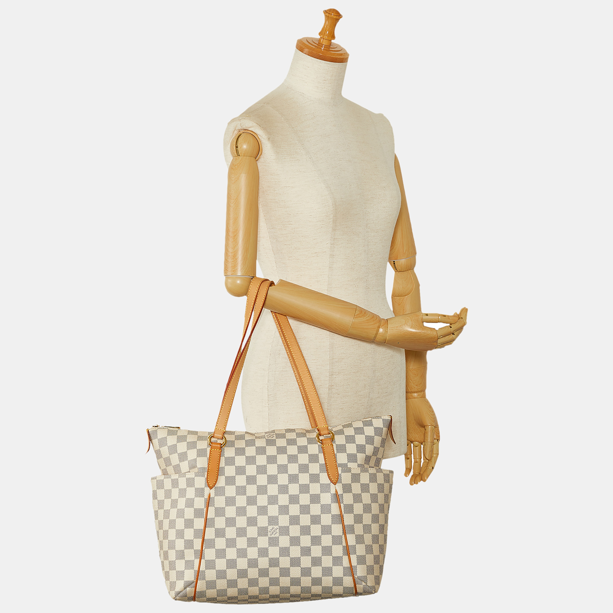 

Louis Vuitton White Canvas Damier Azur Totally GM