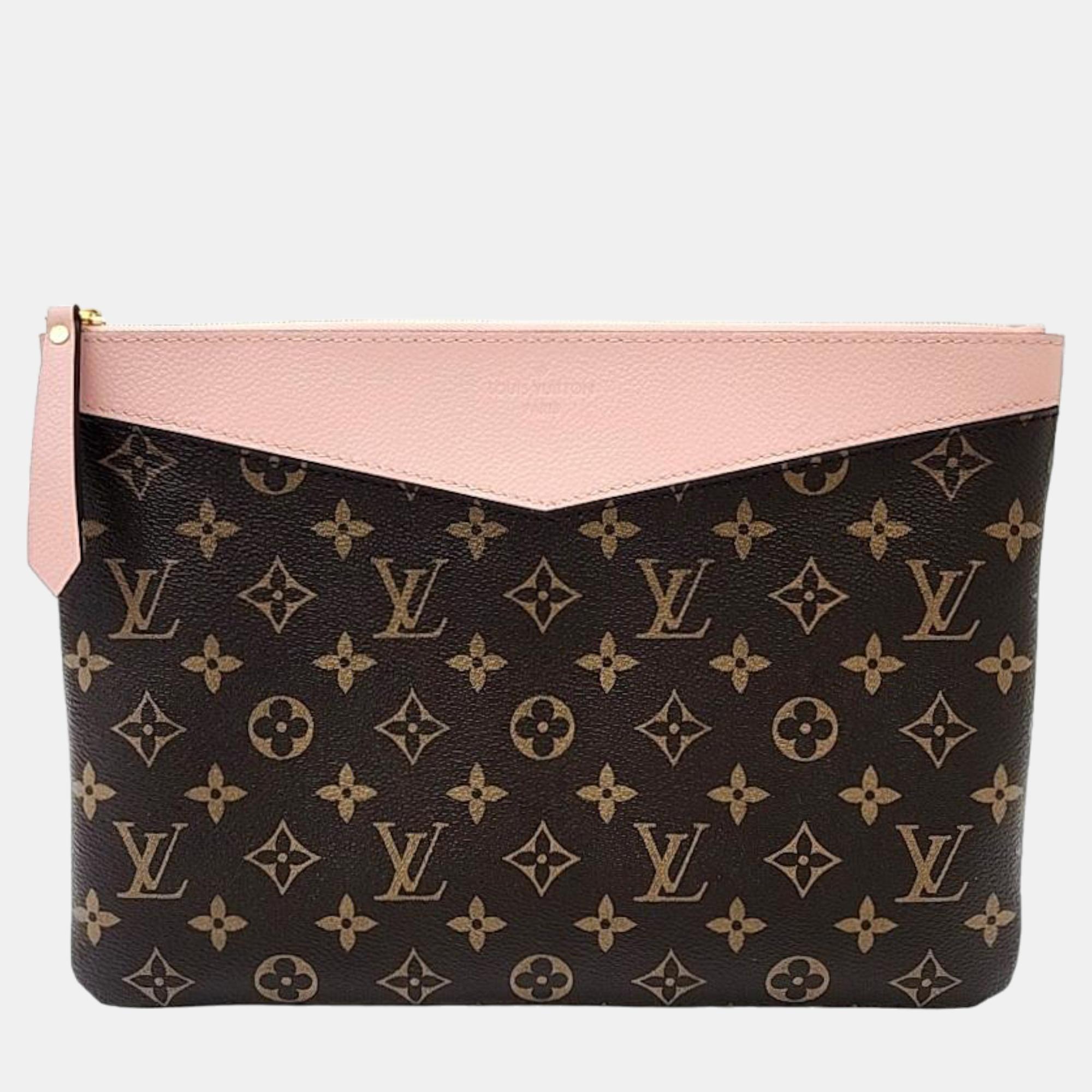 Pre-owned Louis Vuitton Daily Clutch M62942 In Brown