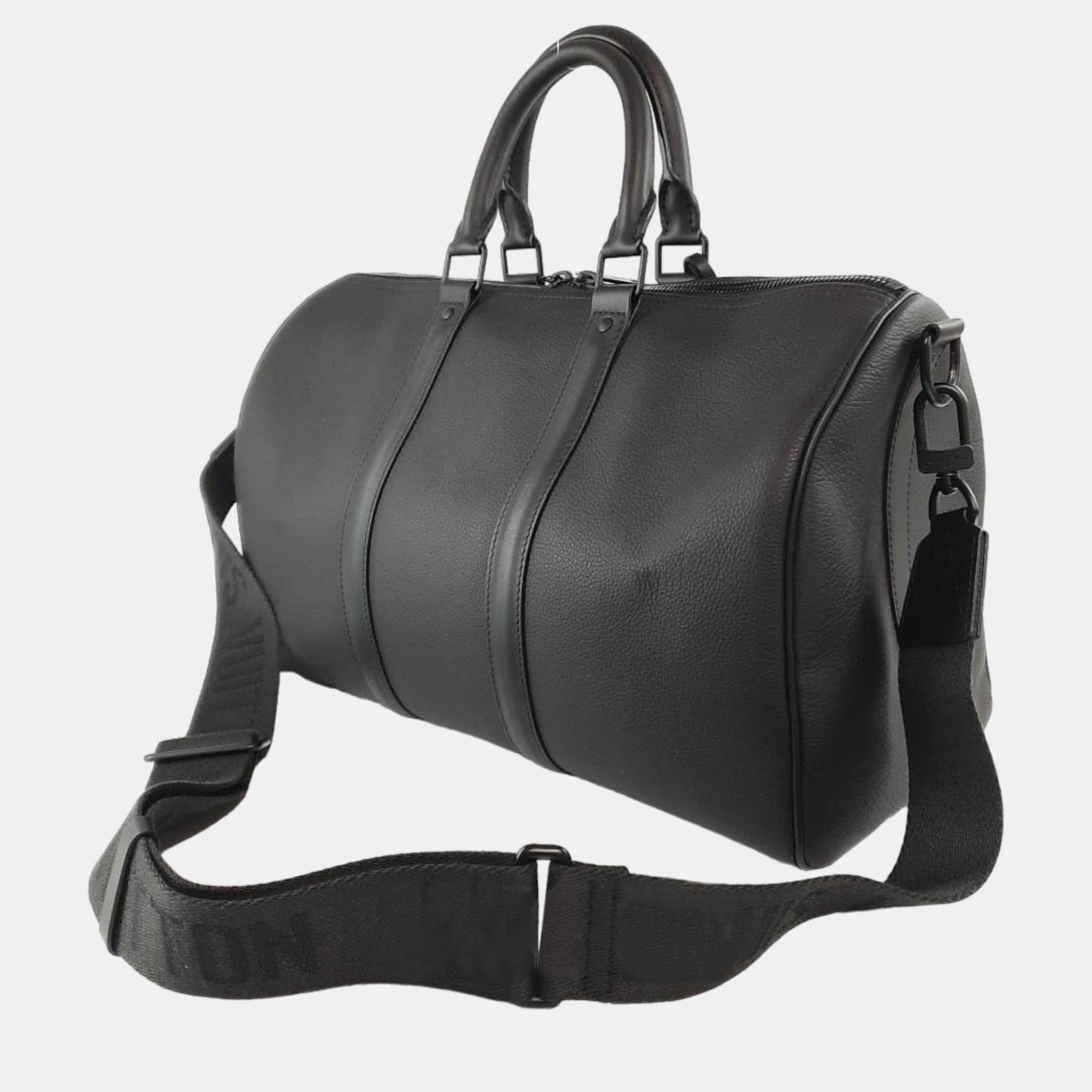 

Louis Vuitton Bandouliere Keepall 40, Black