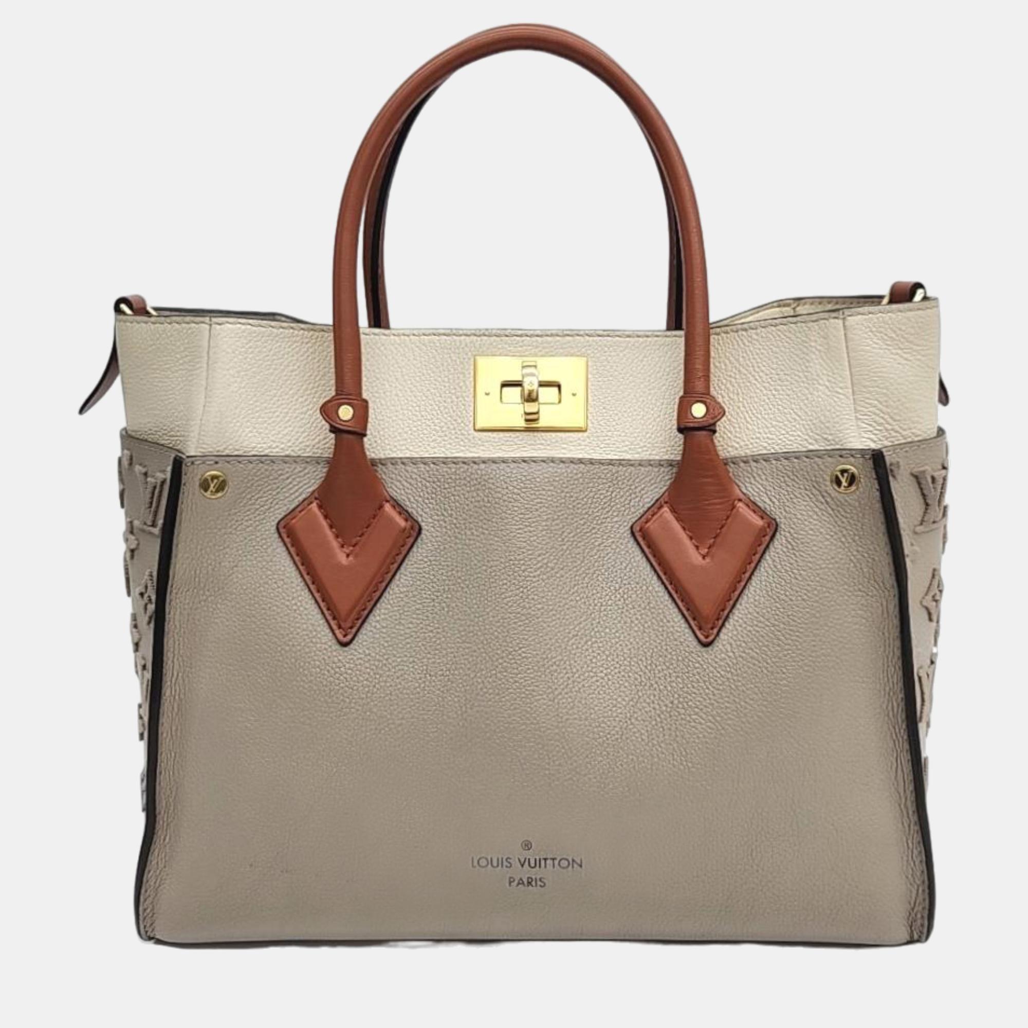 

Louis Vuitton on my side MM, Beige