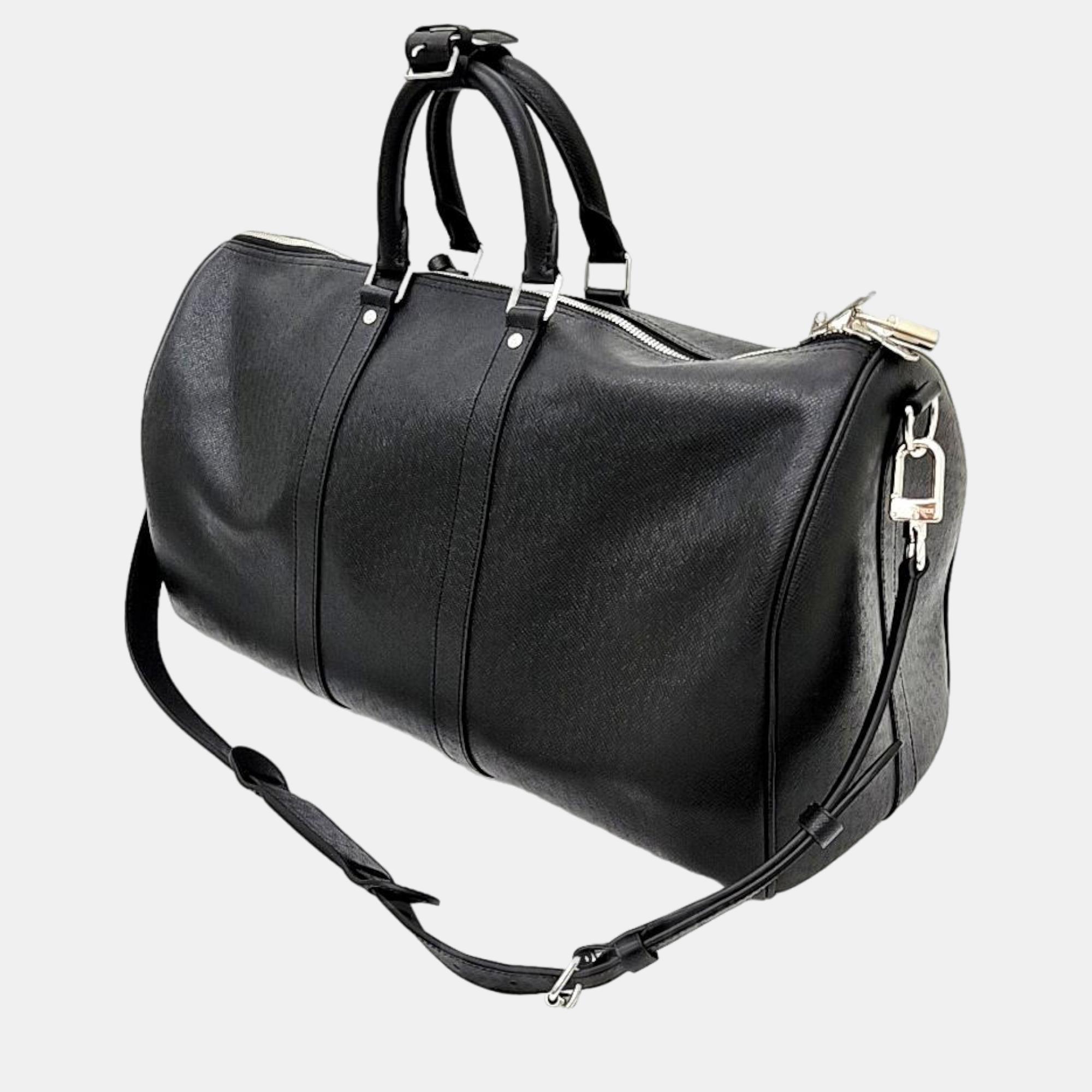 

Louis Vuitton Taiga Bandouliere Keepall 50 M33400, Black