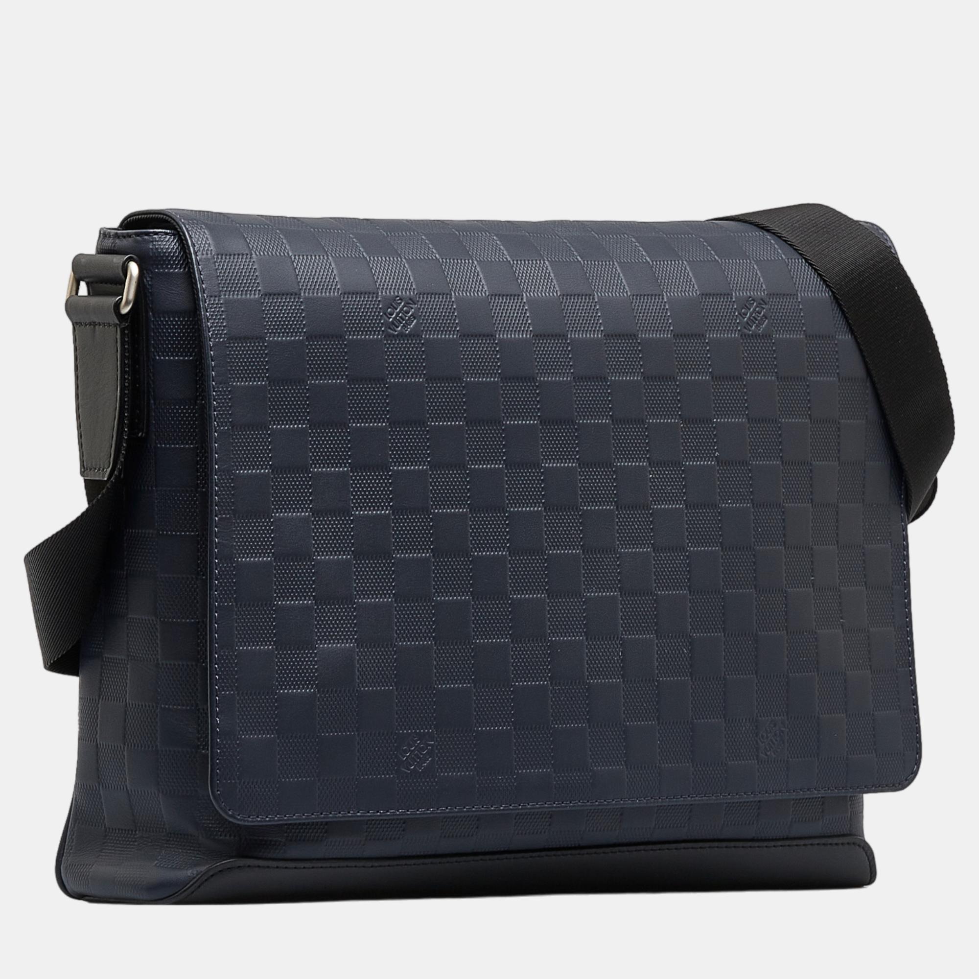 

Louis Vuitton Black Damier Infini District MM