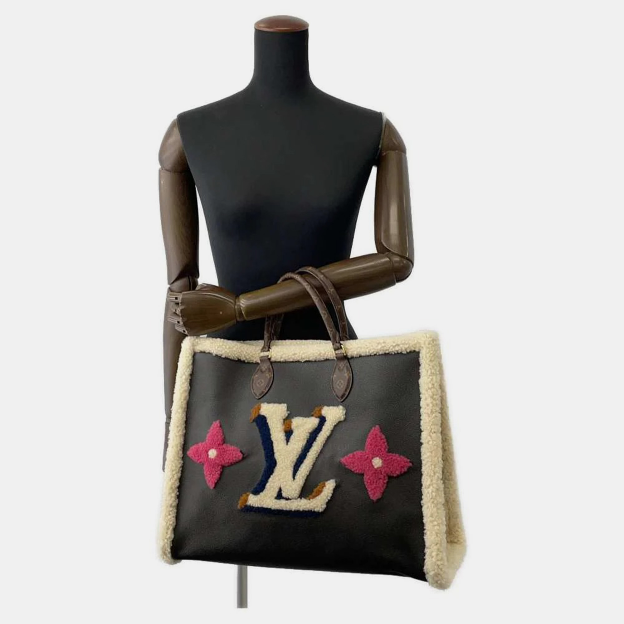 

Louis Vuitton Black Leather and Shearling Onthego GM Tote Bag