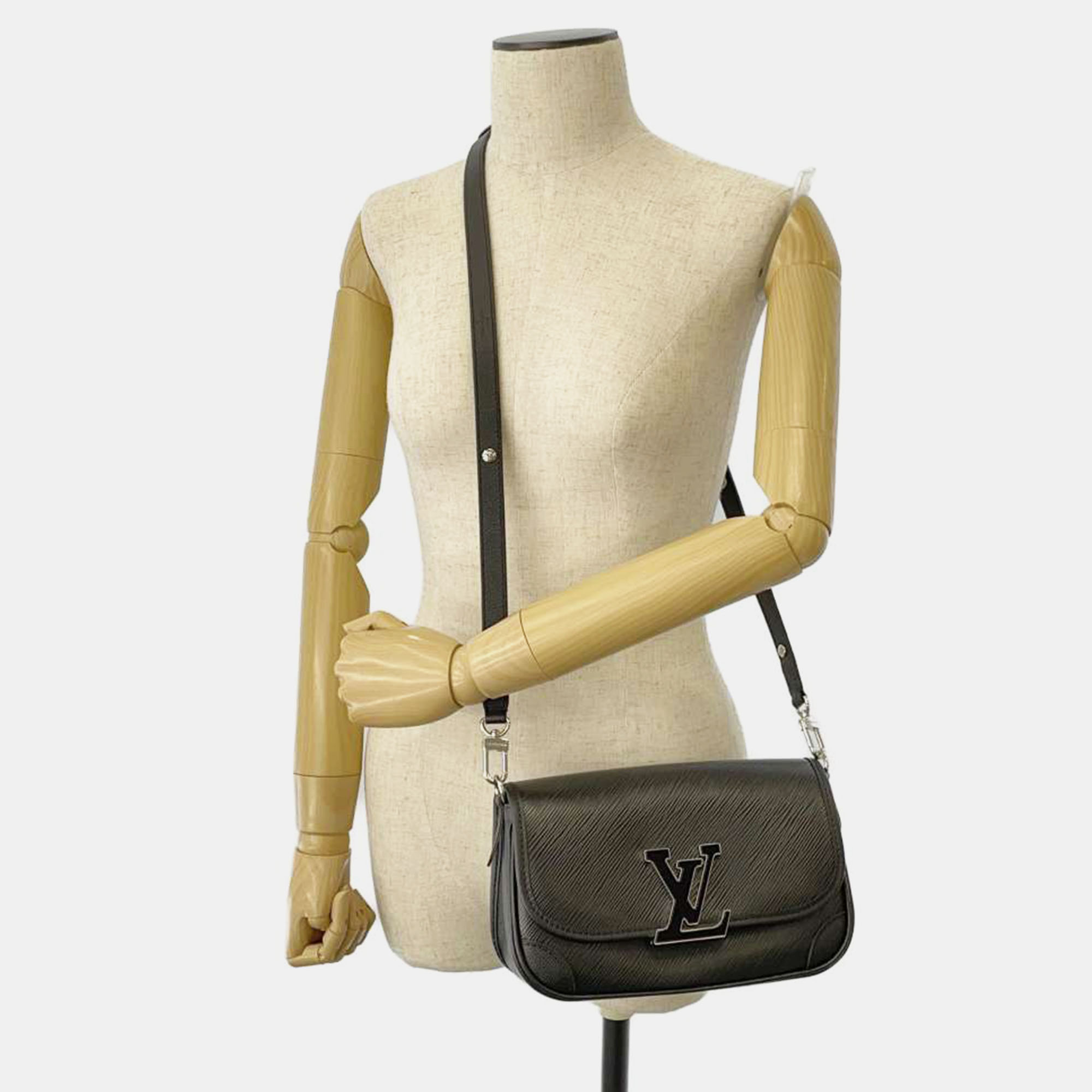 

Louis Vuitton Black Epi Buci Shoulder Bag